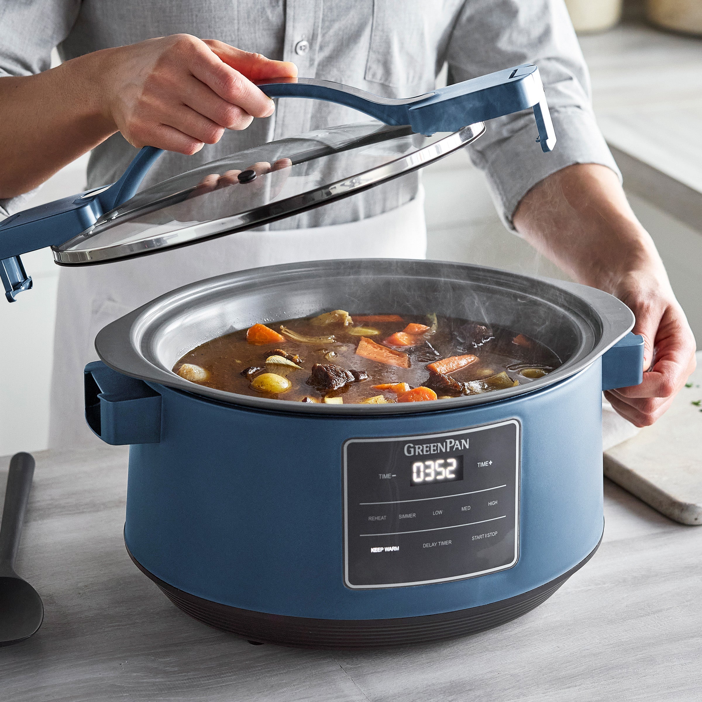 8-Quart Locking Lid Slow Cooker | Oxford Blue